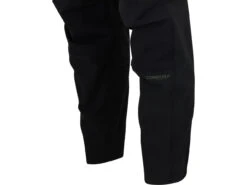 Defend Pants Modell 2022 -Kleidung 474640